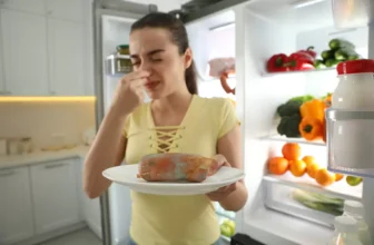 Sonhar com comida estragada: vendo, comendo, sentindo cheiro e mais!