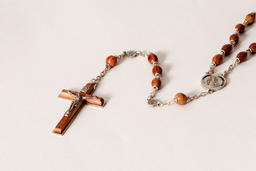 Rosário de madeira.