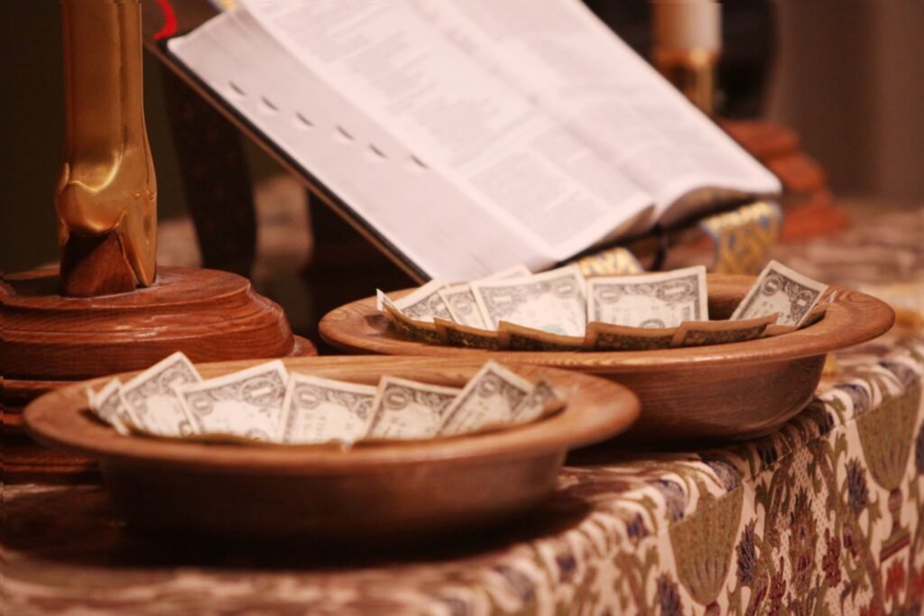 Oferendas em um alguidar.