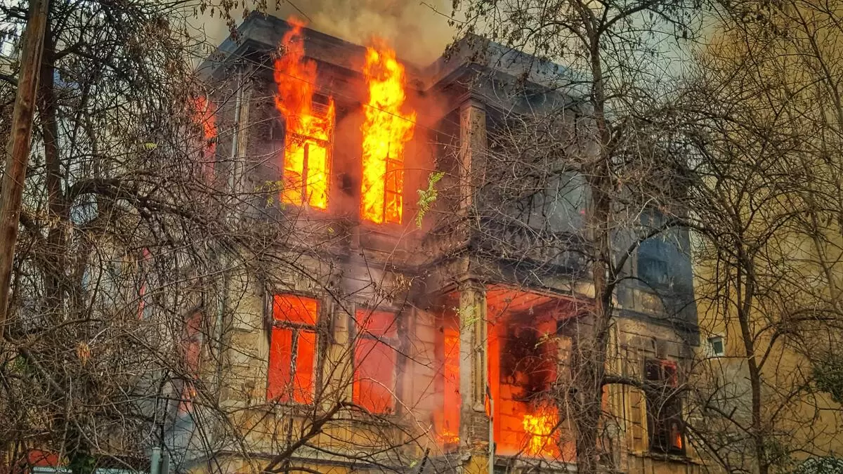 casa pegando fogo