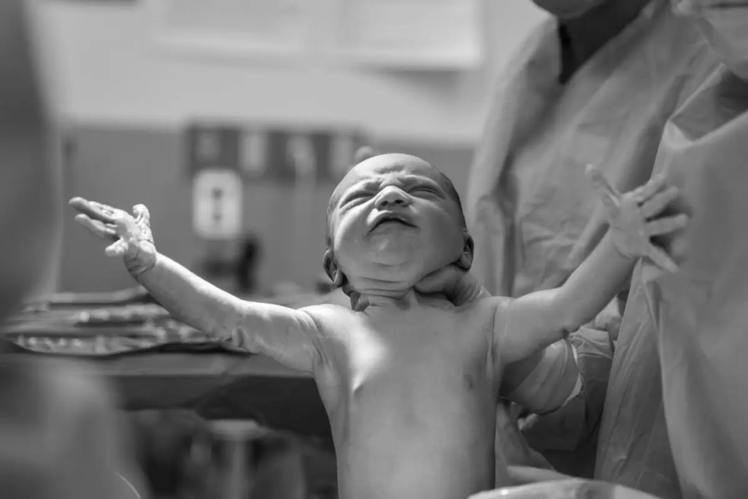 O que significa sonhar com bebê nascendo? Em parto normal, água e mais ...