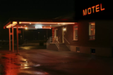 O que significa sonhar com motel? Sujo, na praia, na floresta, e mais!