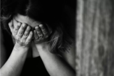 O que significa sonhar com tristeza? Você triste, chorando e mais!