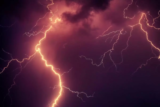 O que significa sonhar com relâmpago? No céu, mar, com chuva e mais!