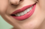 O que significa sonhar com dente branco? Bonito, sujo, caindo e mais!