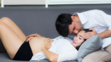 O que significa sonhar com esposa: brava, grávida, brigando e mais!