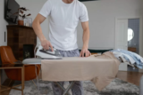 Sonhar que está passando roupa: de alguém, com ferro e mais tipos!
